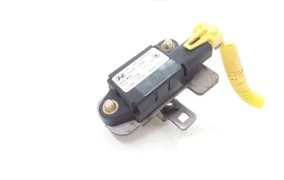 Hyundai Trajet Airbag deployment crash/impact sensor 959203A601 87H00117536