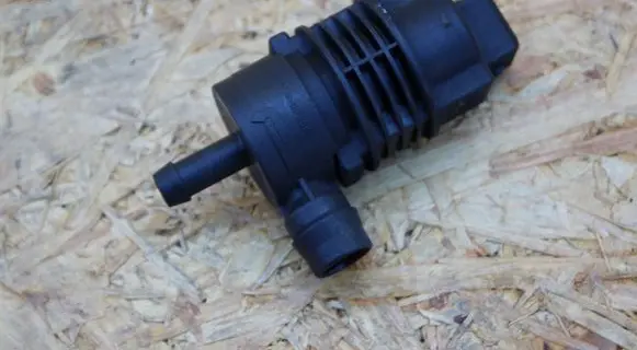 BMW 5 E39 Vacuum valve 1433602