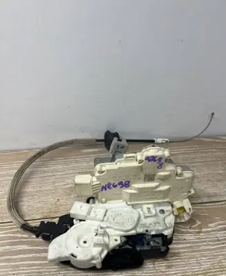 Audi Q7 4M Front door lock 4M1837015G K046879