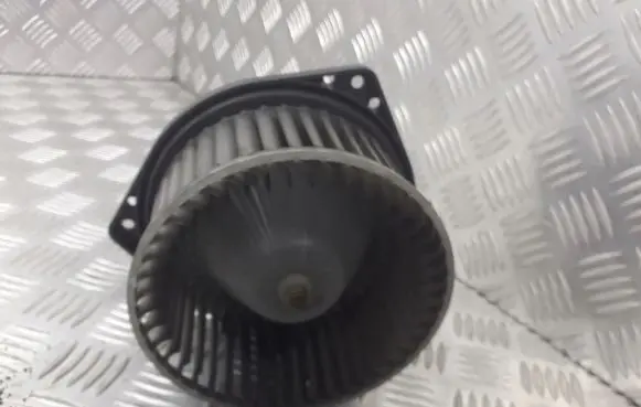Chevrolet Aveo Front door blower motor 