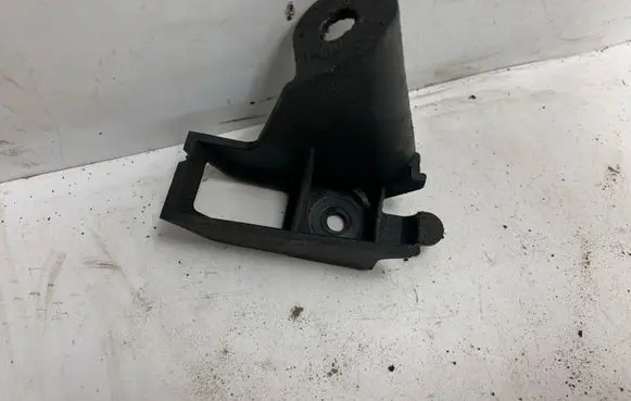 Opel Insignia A Rear bumper mounting bracket 13307315