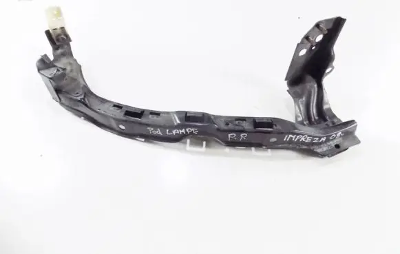 Subaru Impreza II Headlight/headlamp mounting bracket