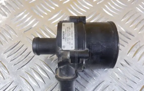 Volkswagen Golf VII Electric auxiliary coolant/water pump 5Q0121599T