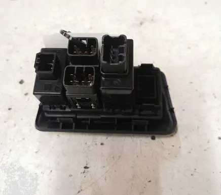 Hyundai Santa Fe Headlight level height control switch 70424 202002962