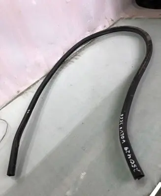 Volvo XC60 Engine compartment rubber 