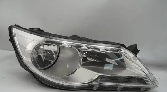 Volkswagen Tiguan Headlight/headlamp 5N1941032AB