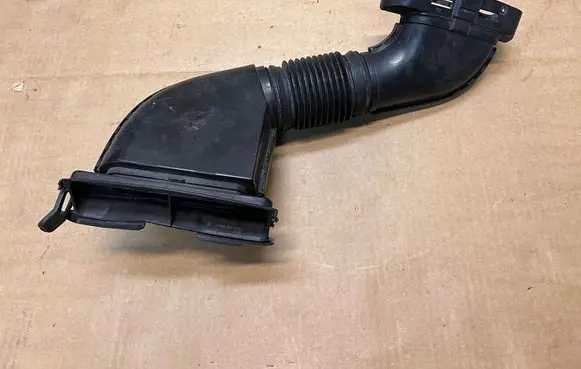 Mercedes-Benz E W238 Air intake duct part A6540940097