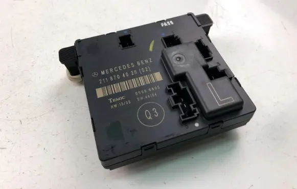 Mercedes-Benz E W211 Other control units/modules 2118704026