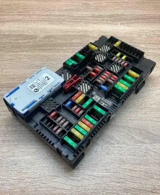 BMW 5 G30 G31 Fuse module 6837090 6992957