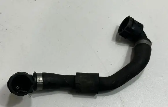 BMW 5 G30 G31 Engine coolant pipe/hose 8602626