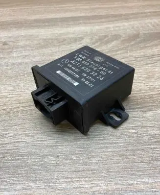 Mercedes-Benz E W211 Light module LCM A2118203226 5DF008278