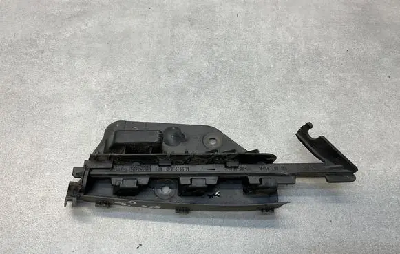 Volkswagen Eos Front bumper mounting bracket 1Q0807050B