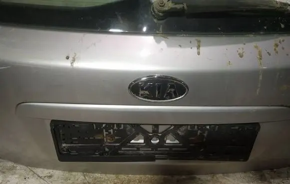 KIA Ceed Trunk door license plate light bar 