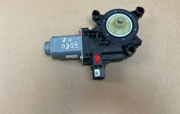 Volkswagen Amarok Front door window regulator motor 6R0959801EE