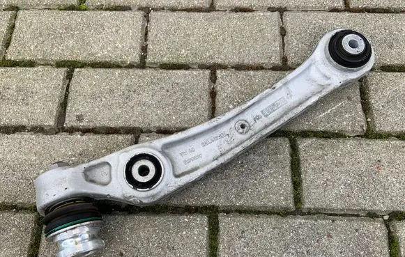 Front lower control arm/wishbone