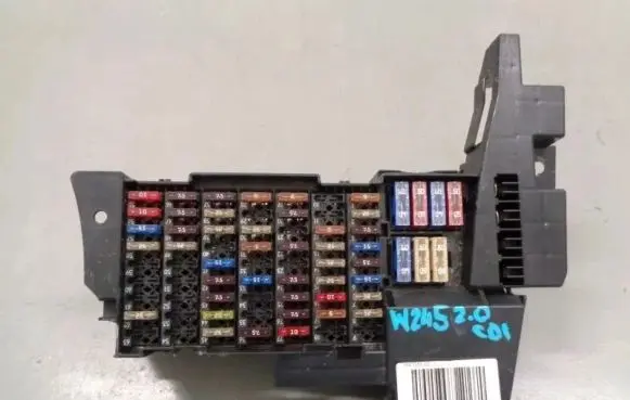 Mercedes-Benz B W245 Fuse box set