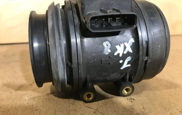 Jaguar XK8 - XKR Mass air flow meter LJA1620AE 1974000090
