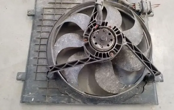 Seat Leon (1M) Radiator cooling fan shroud 1J0121207