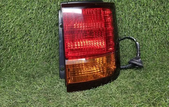 Nissan Elgrand Rear/tail lights