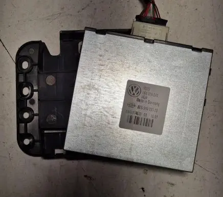 Volkswagen Golf VI Power management control unit 1K0919041 8ES01015300 0145174531