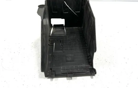 Battery box tray