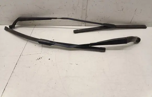 Audi A3 8Y Front wiper blade arm 8Y2955407 8Y2955408