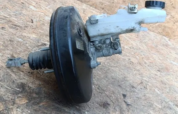 Toyota Avensis T270 Brake booster 4720005240 0204054177 13402803340