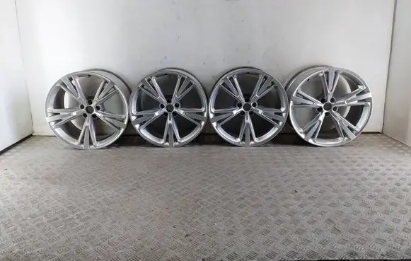 Audi Q8 R21 alloy rim 4M8601025H