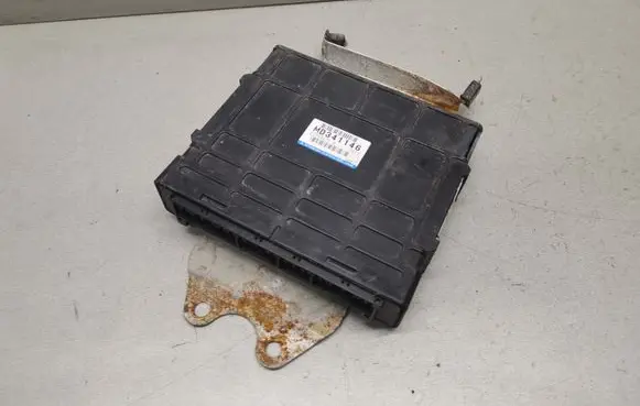 Mitsubishi Carisma Engine control unit/module MD341146 E2T68471