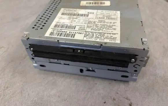 Volvo V70 Radio/CD/DVD/GPS head unit 31260544AA 7G9N18C815AB 31260541