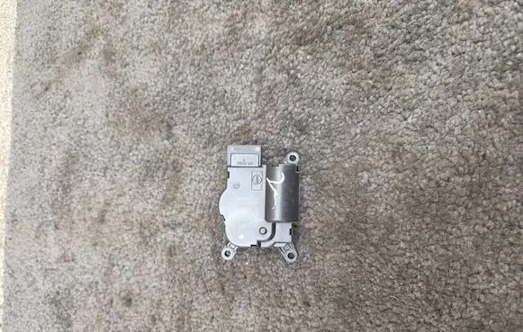 Volkswagen Golf VII Air flap motor/actuator 5Q0907511K