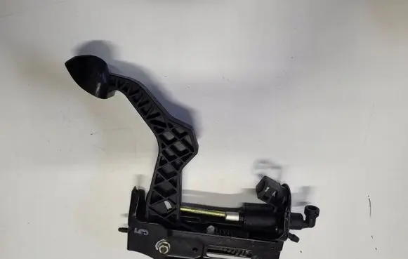 Volkswagen Golf IV Clutch pedal 1J1721373C