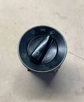Volkswagen PASSAT B5 Light switch 1C0941531 04052030 C1K0572X