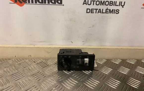 Volkswagen Golf III Light switch 1H6941531
