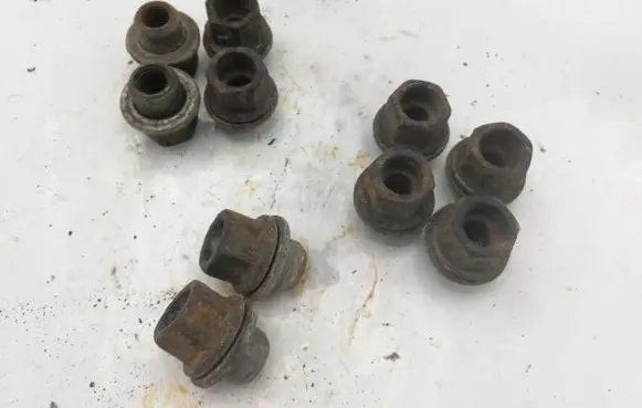 Toyota Avensis Verso Nuts/bolts NOCODE