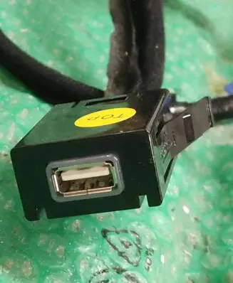 Hyundai Kona I USB socket connector 96120J9600 2011181025
