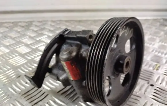 Volvo S40, V40 Power steering pump