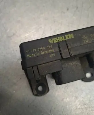 Mercedes-Benz E W210 Glow plug pre-heat relay 51799029A