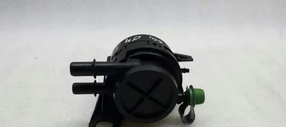 Jaguar S-Type Valve vacuum XW4E9C915AB XR81358
