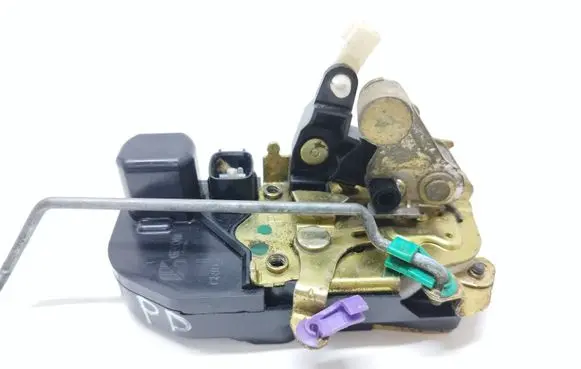 Chrysler PT Cruiser Front door lock 2401R