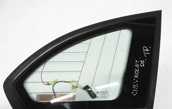Chevrolet Captiva Front triangle window/glass 96622513