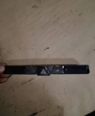 Opel Astra H Hazard light switch 03758075 13100105