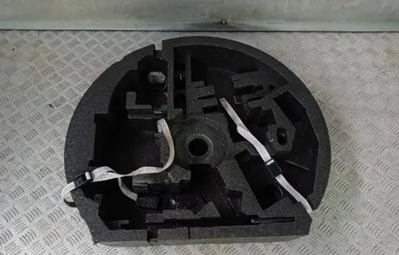 Audi A3 S3 A3 Sportback 8P Tool set 8P0012109