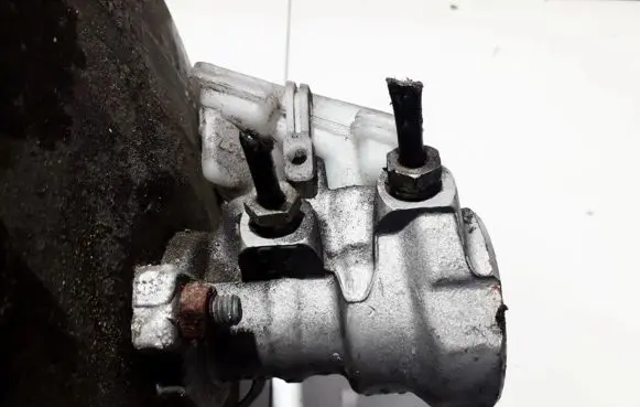 Ford Focus Master brake cylinder 3N13304
