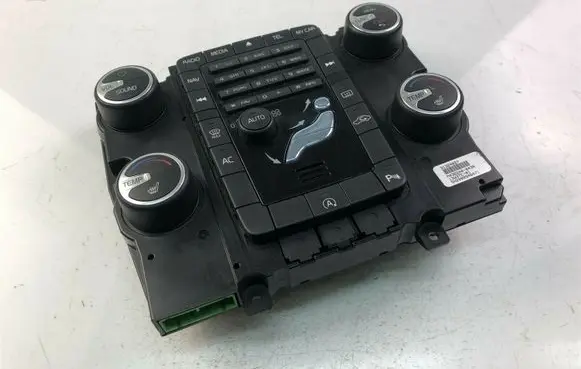 Volvo V70 Climate control unit 31324827 K2183