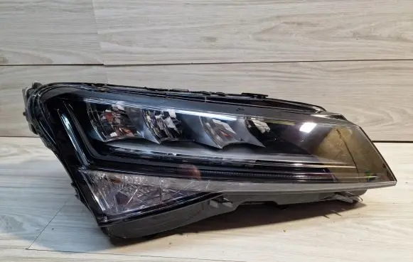 Skoda Superb B8 (3V) Headlight/headlamp