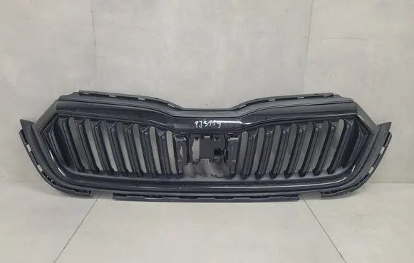 Skoda Octavia Mk4 Front bumper upper radiator grill 5E3853653