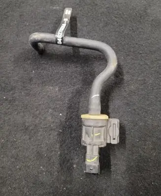 Jeep Cherokee Valve 04627694AA 04627832AA