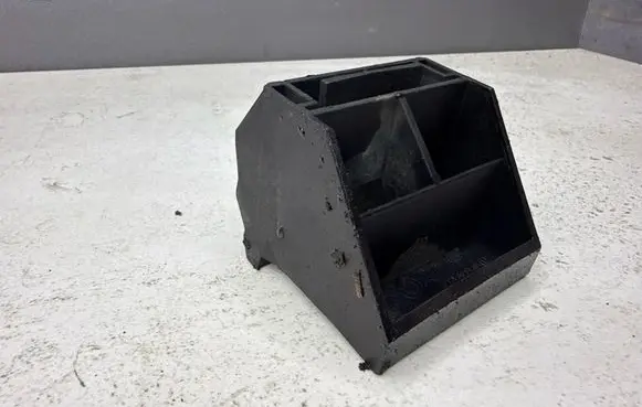 BMW 5 E60 E61 Radiator mount bracket 7542517
