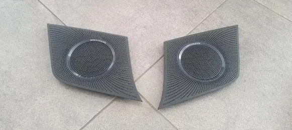 Audi Q5 SQ5 8R Side speaker trim/cover 8R0857277A 8R0857228A BANGOLUVSEN